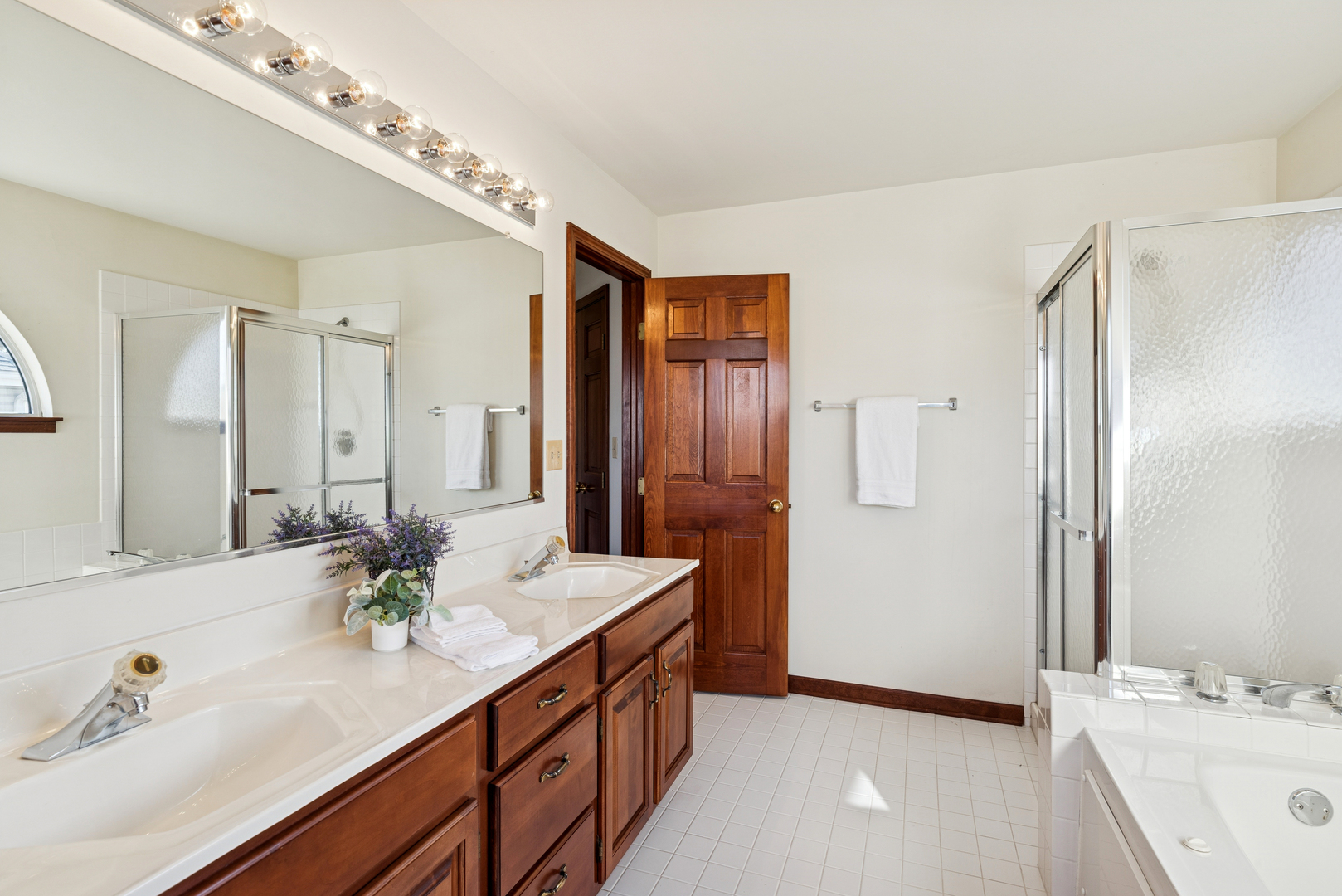 1166 Hummingbird Lane, Grayslake, IL 60030