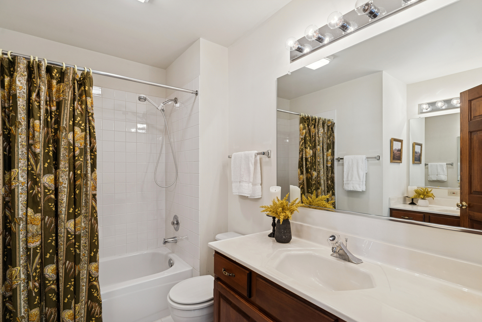 1166 Hummingbird Lane, Grayslake, IL 60030