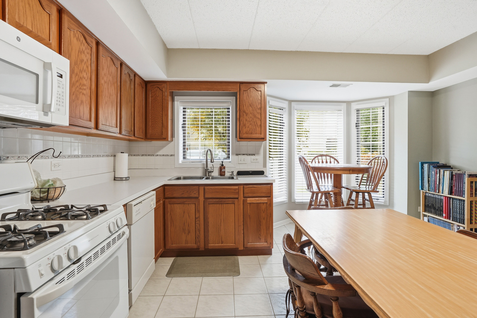 7767 Bristol Park Drive #1NW, Tinley Park, IL 60477