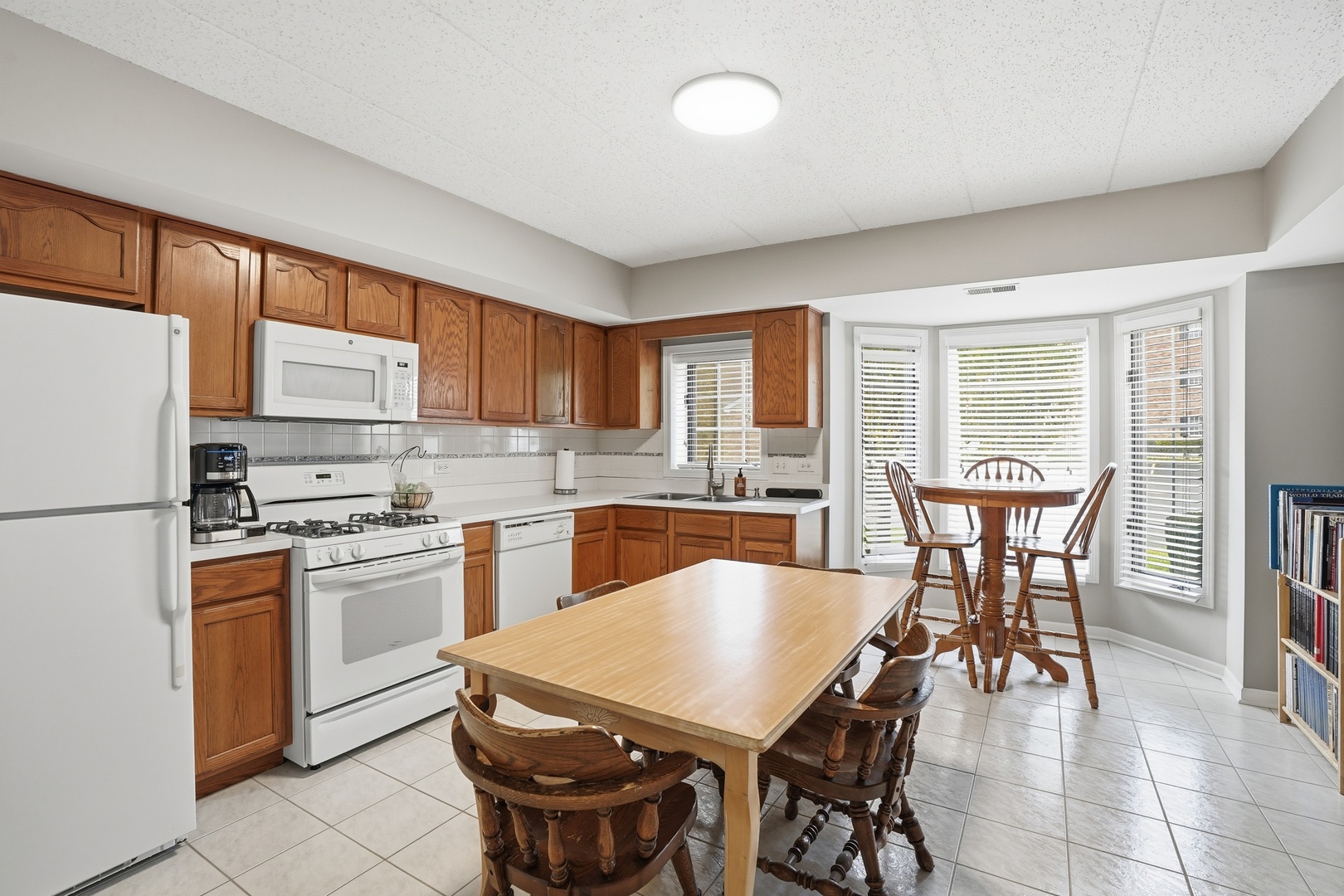 7767 Bristol Park Drive #1NW, Tinley Park, IL 60477