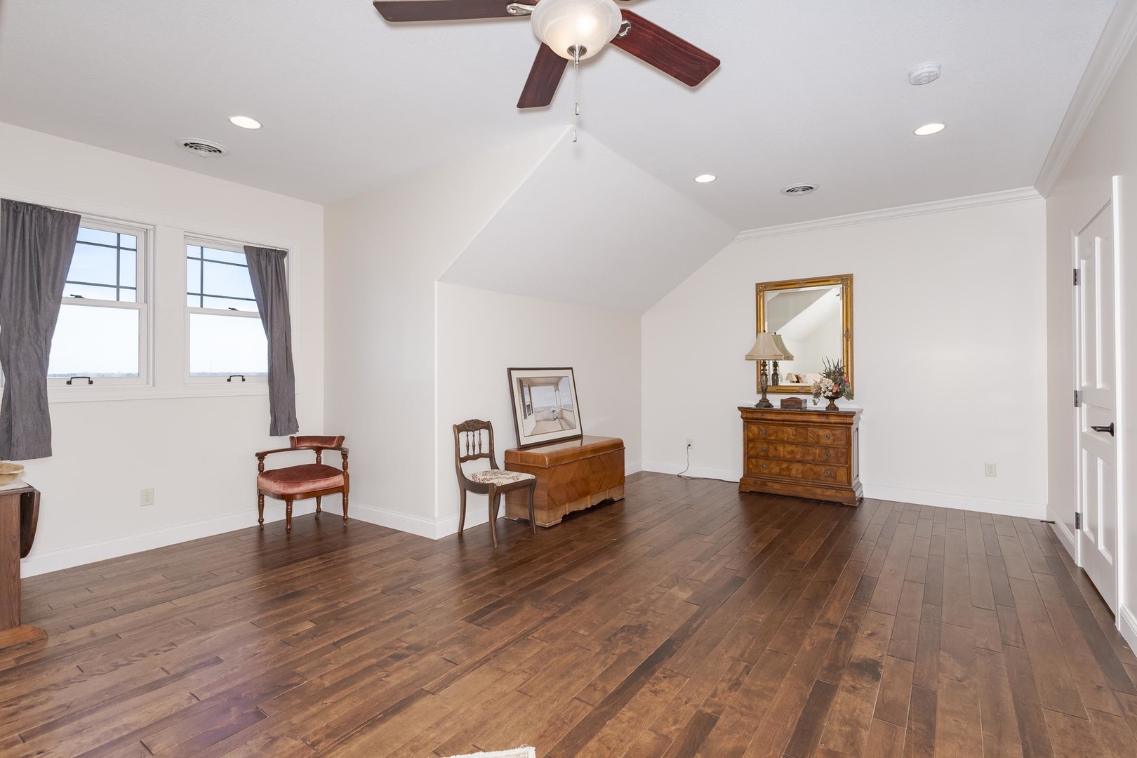 14431 E 2400 North Road, Hudson, IL 61748