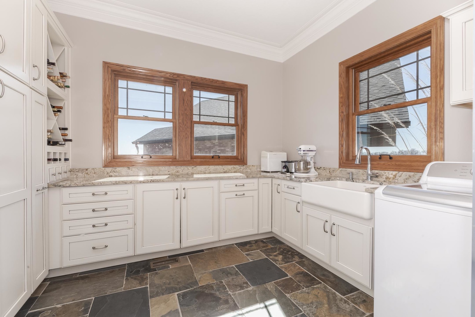 14431 E 2400 North Road, Hudson, IL 61748