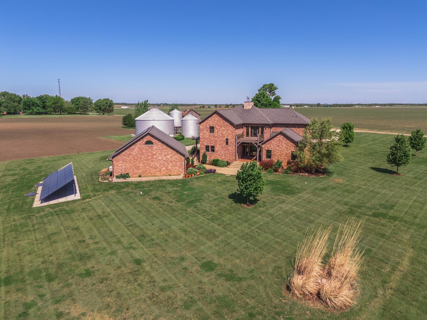 14431 E 2400 North Road, Hudson, IL 61748