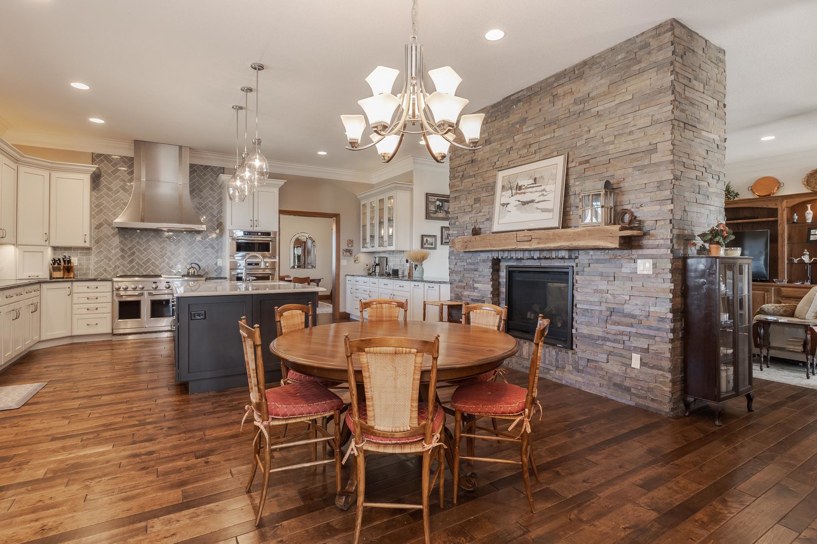 14431 E 2400 North Road, Hudson, IL 61748