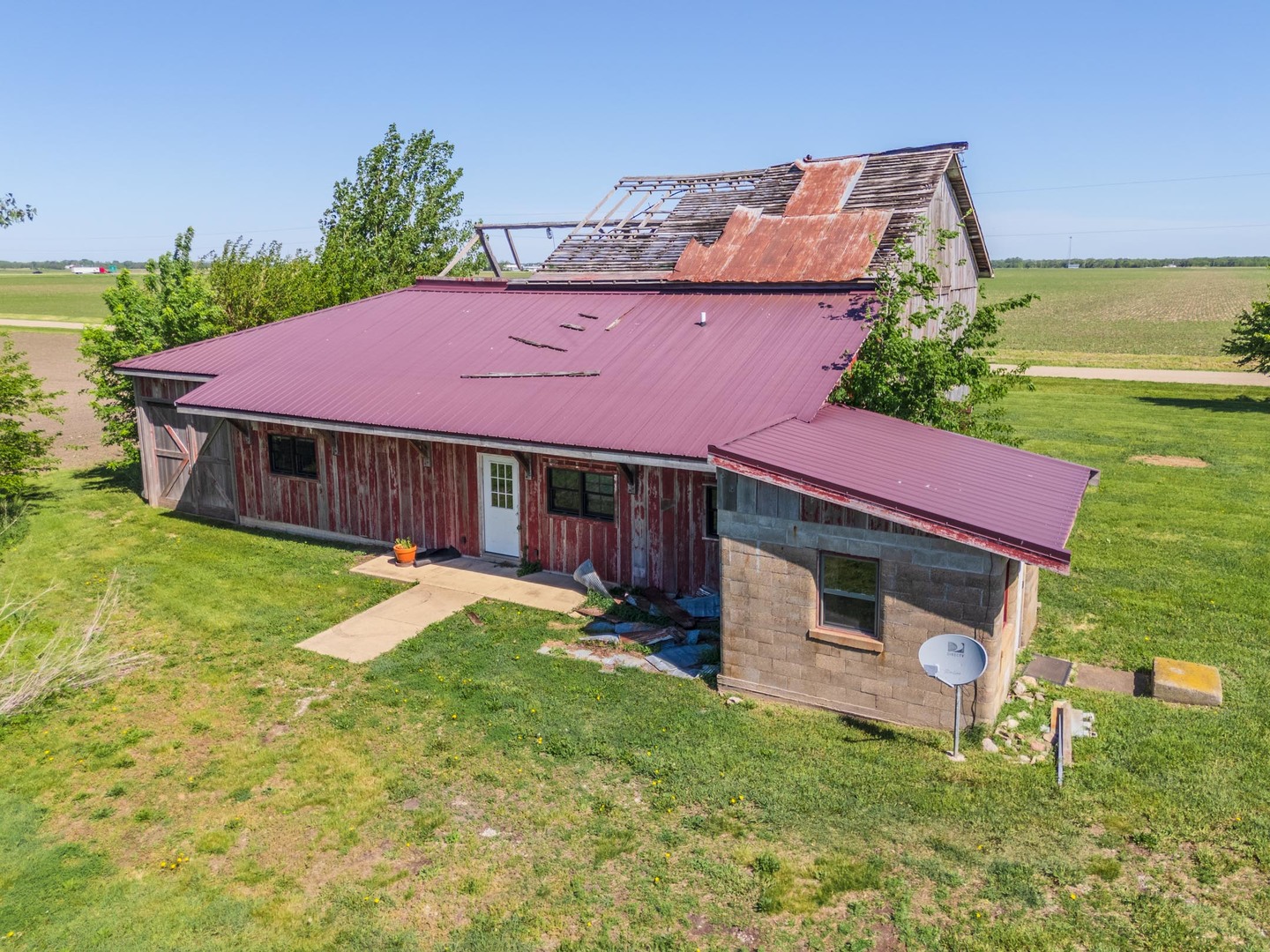 14431 E 2400 North Road, Hudson, IL 61748