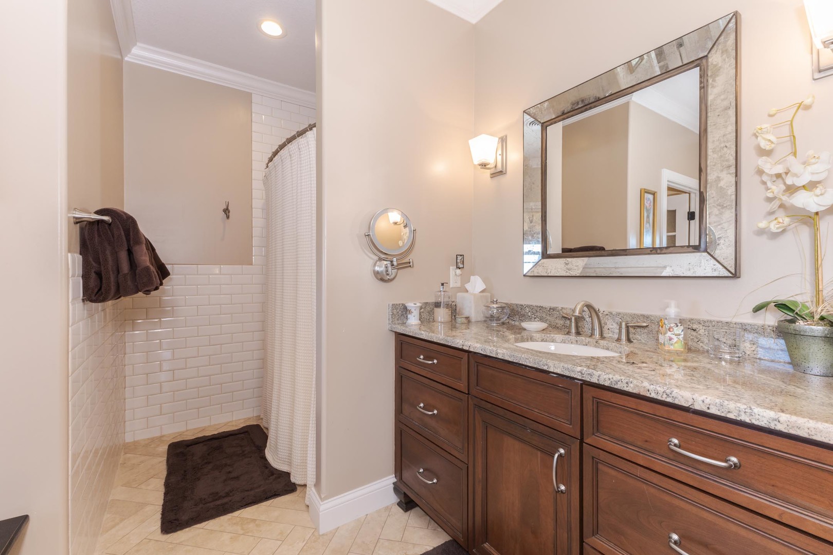 14431 E 2400 North Road, Hudson, IL 61748