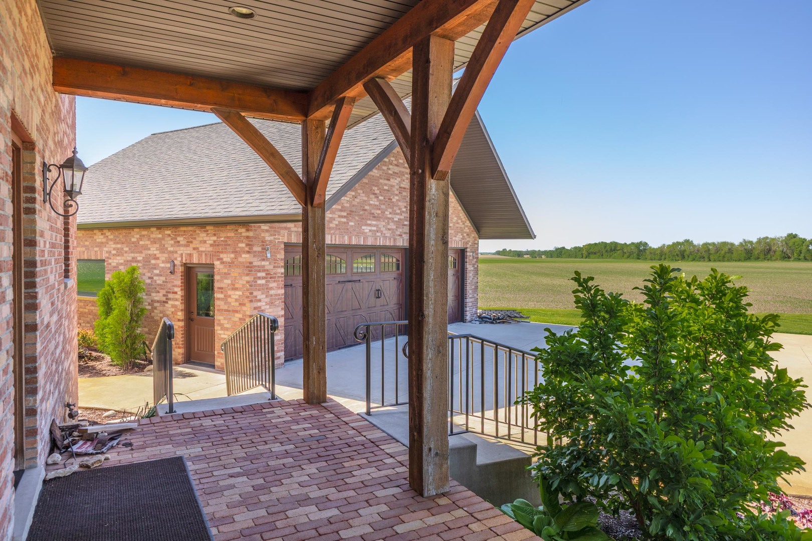 14431 E 2400 North Road, Hudson, IL 61748