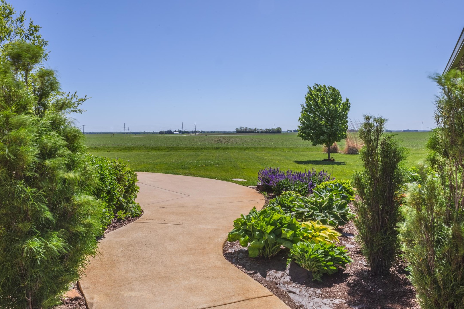 14431 E 2400 North Road, Hudson, IL 61748