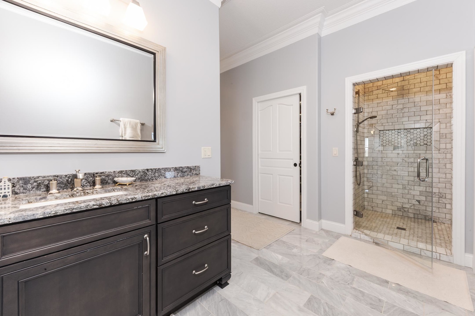 14431 E 2400 North Road, Hudson, IL 61748