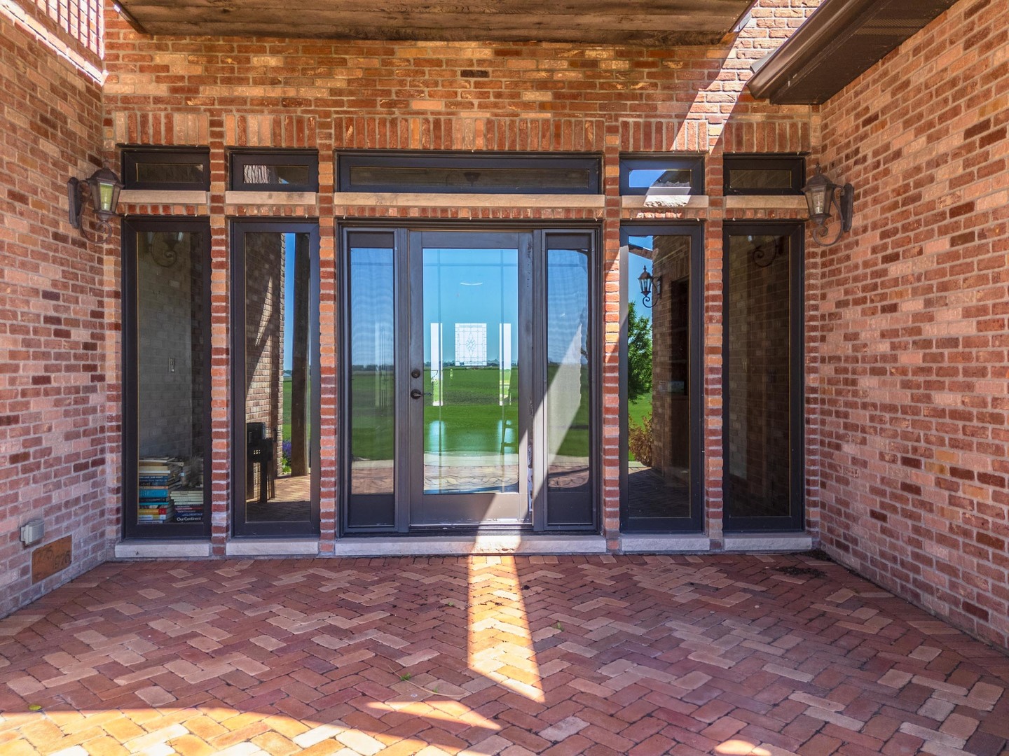 14431 E 2400 North Road, Hudson, IL 61748