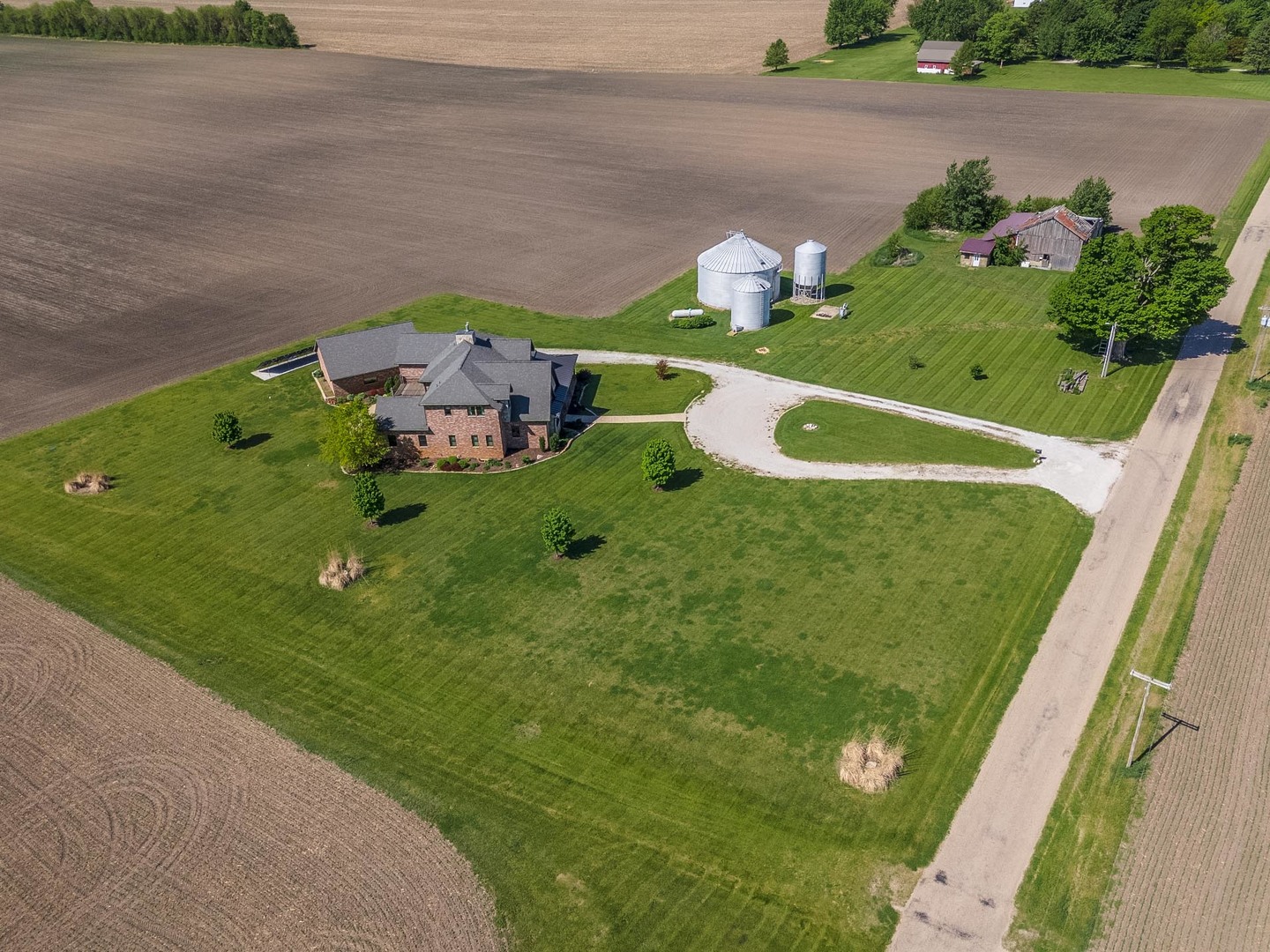 14431 E 2400 North Road, Hudson, IL 61748