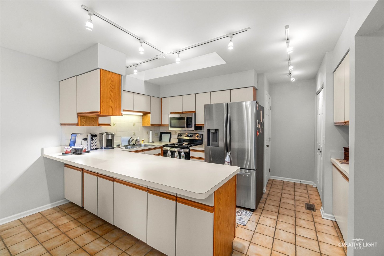 904 Dartmouth Drive, Wheaton, IL 60189