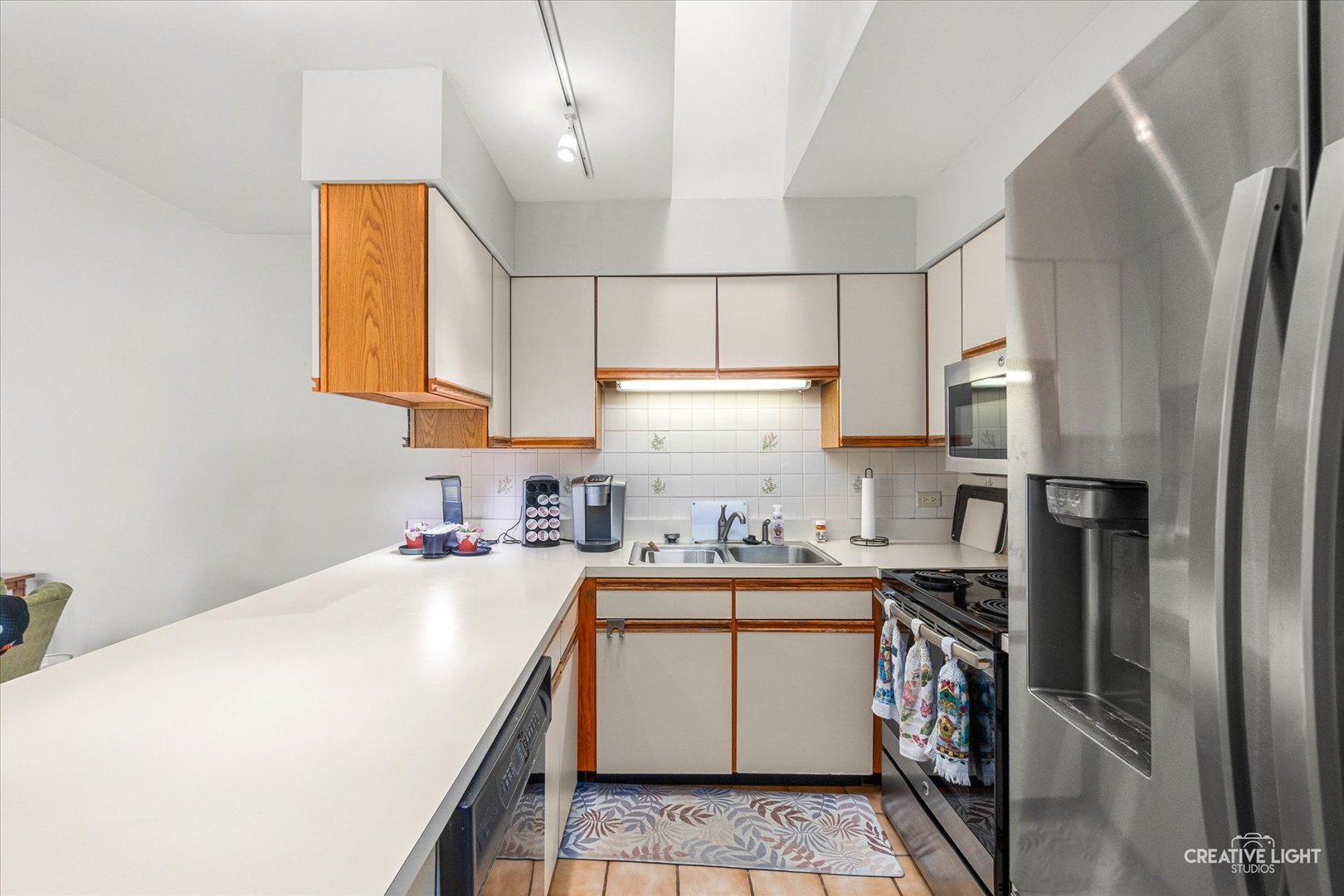 904 Dartmouth Drive, Wheaton, IL 60189