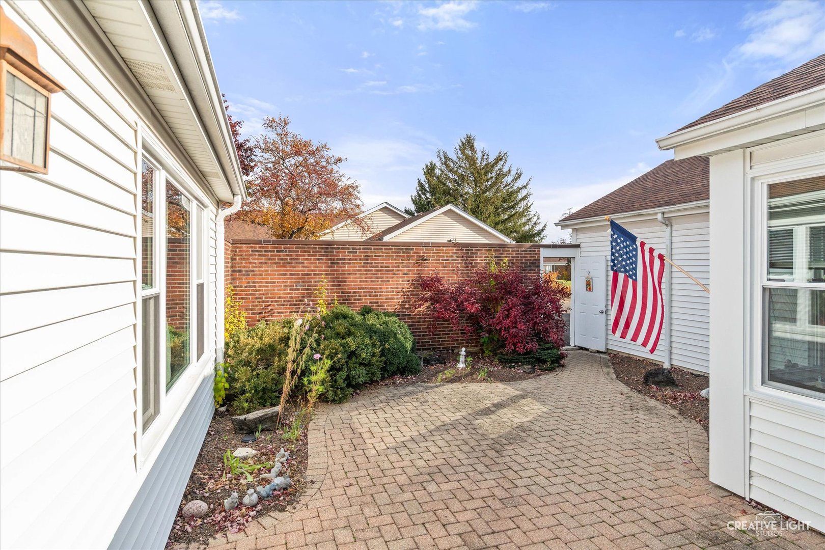 904 Dartmouth Drive, Wheaton, IL 60189