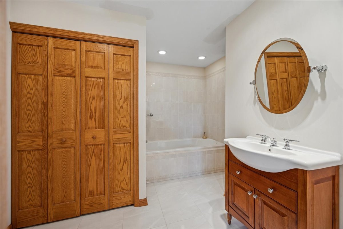 22962 S Harlem Avenue, Frankfort, IL 60423