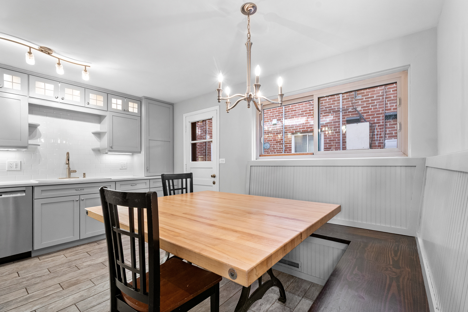 249 S VINE Avenue #B, Park Ridge, IL 60068