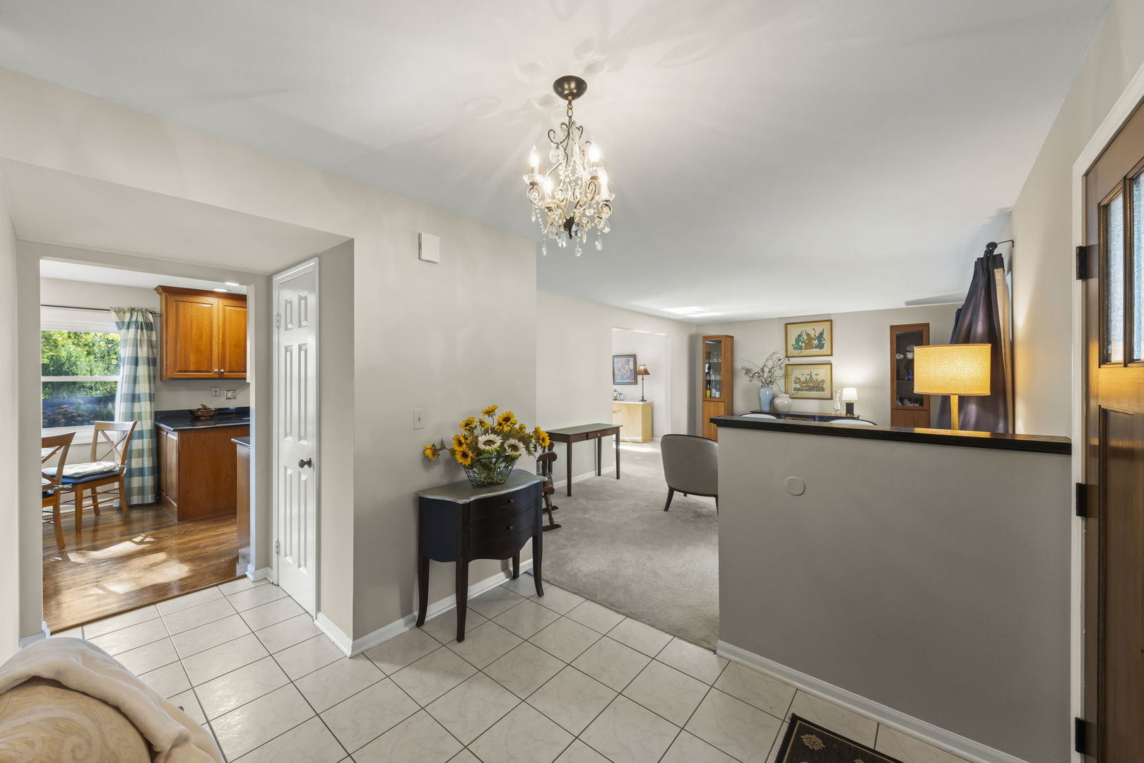 595 Raintree Drive, Glen Ellyn, IL 60137