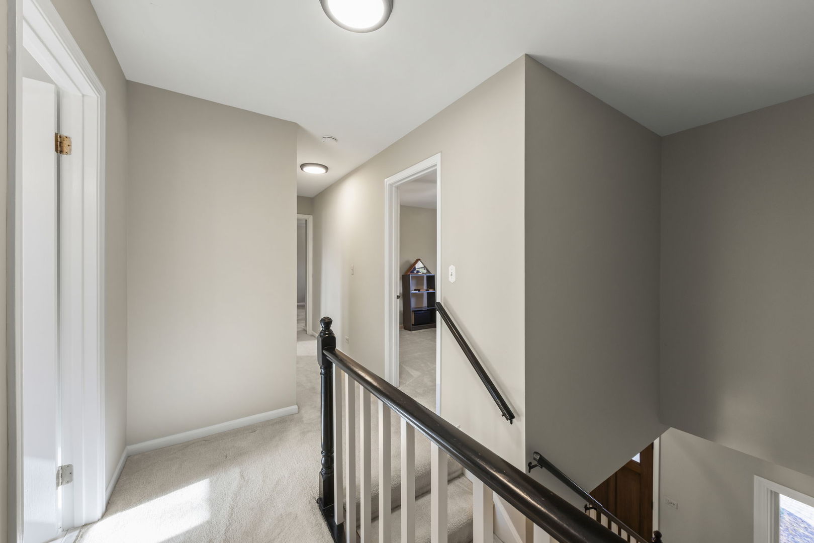 595 Raintree Drive, Glen Ellyn, IL 60137