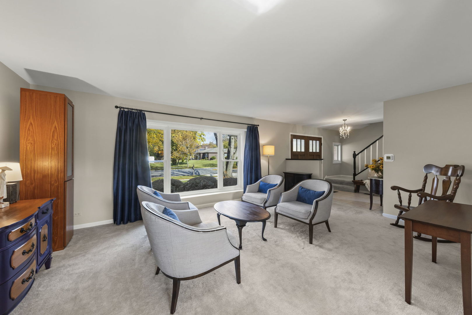 595 Raintree Drive, Glen Ellyn, IL 60137