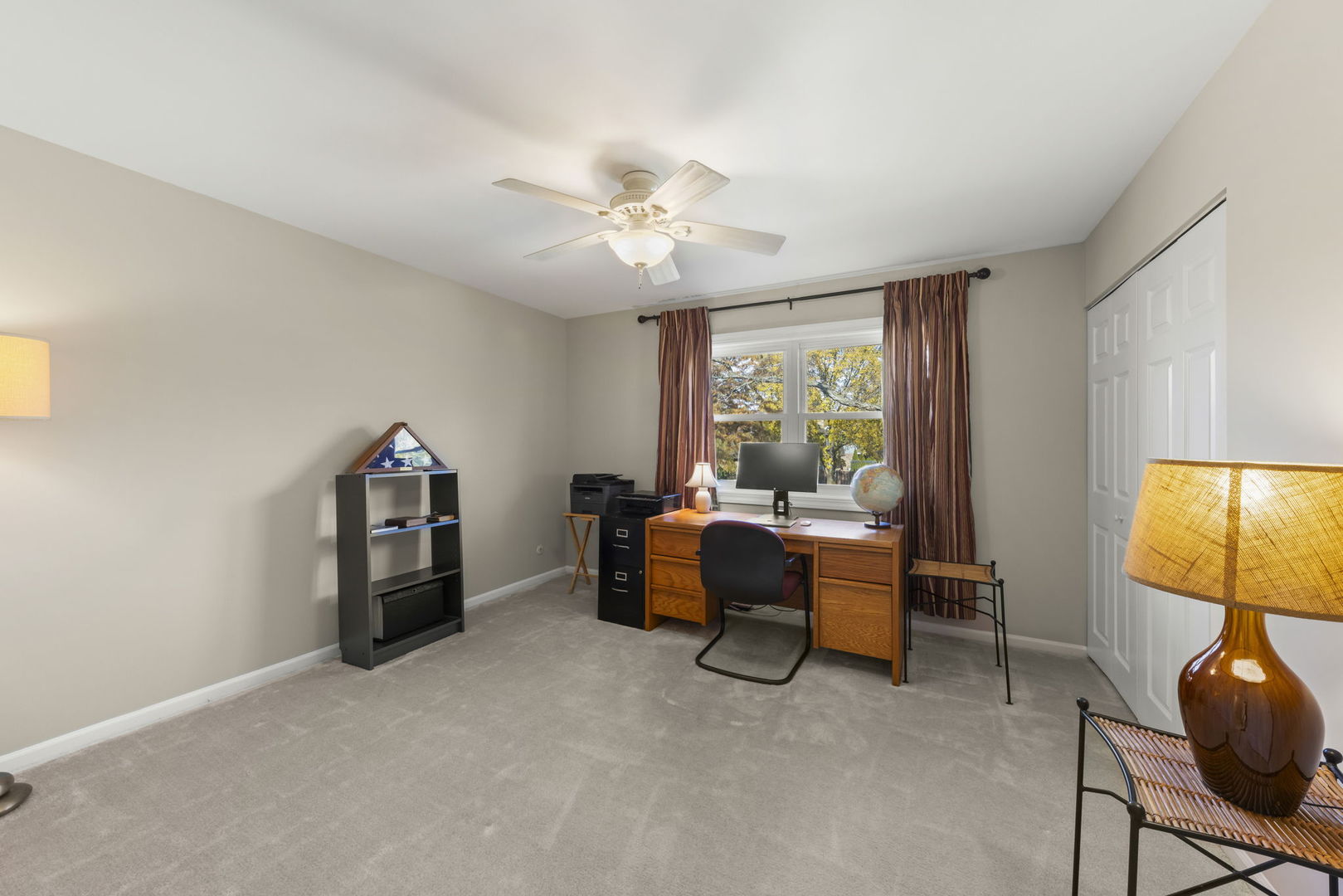 595 Raintree Drive, Glen Ellyn, IL 60137