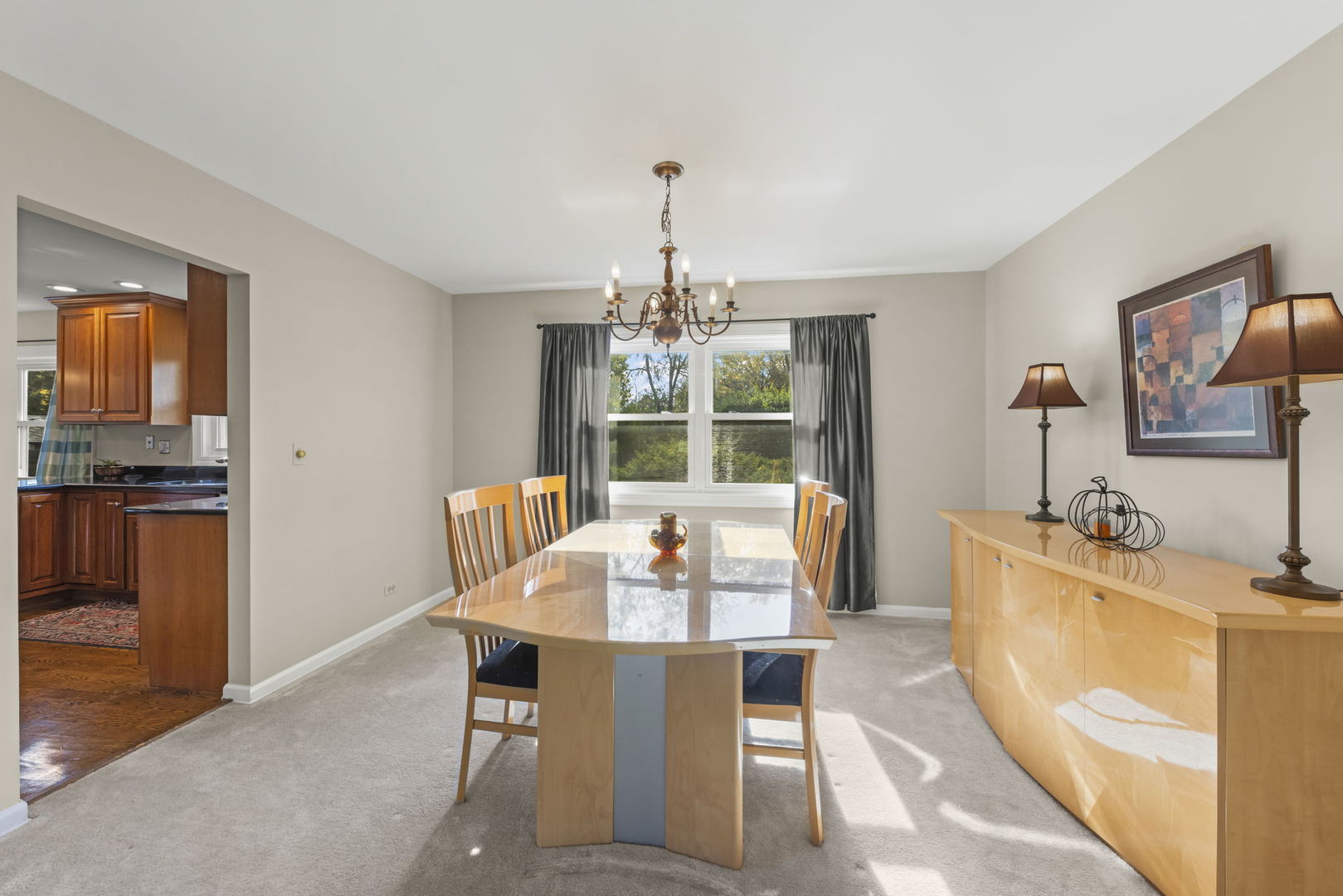 595 Raintree Drive, Glen Ellyn, IL 60137