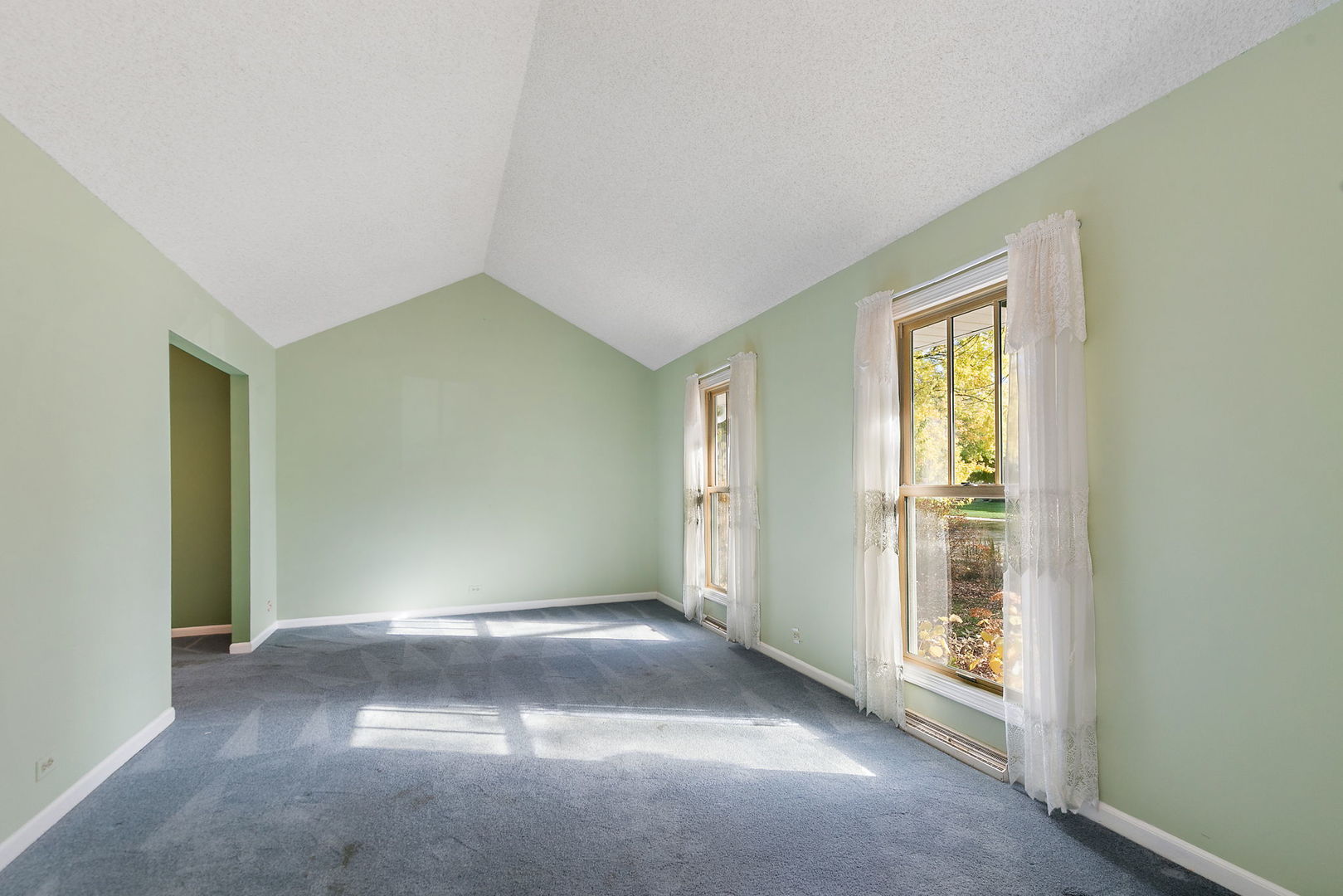 517 Sheffield Road, Naperville, IL 60565