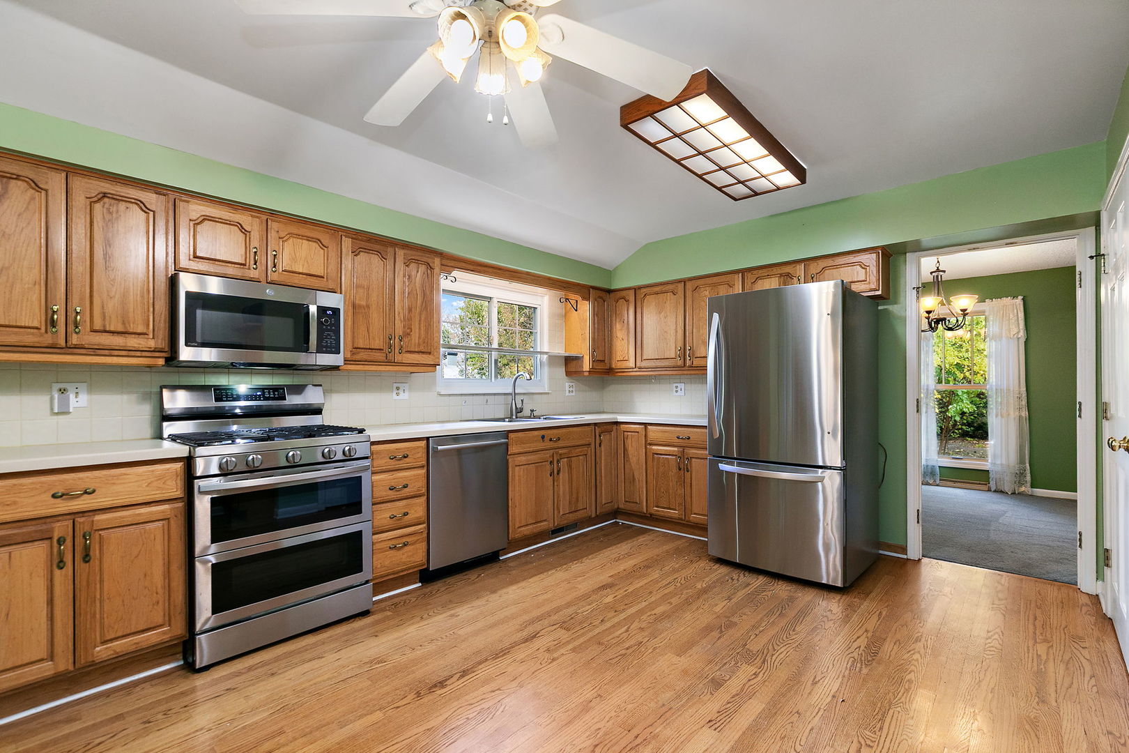 517 Sheffield Road, Naperville, IL 60565