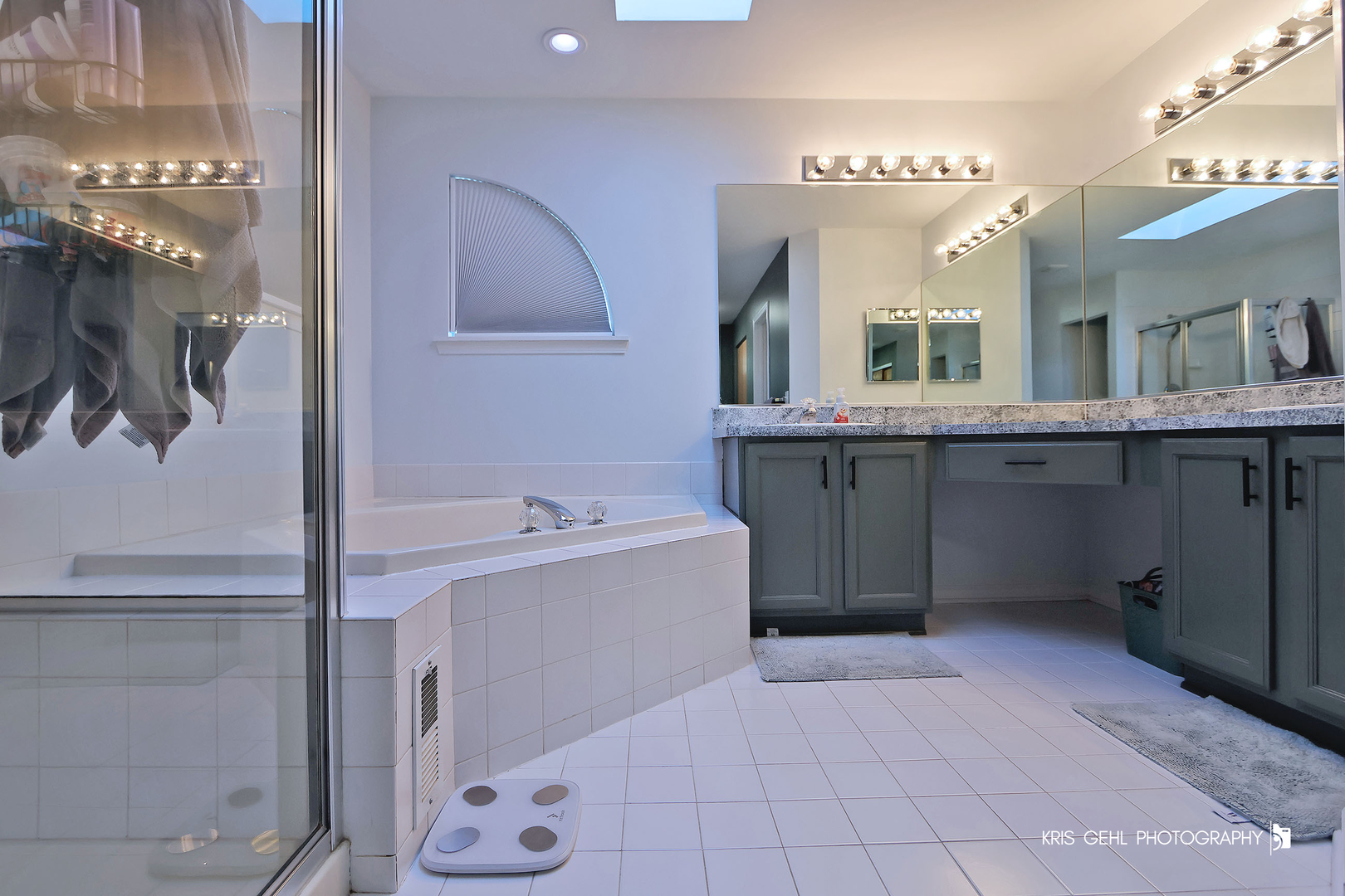 415 Kingsport Drive, Gurnee, IL 60031