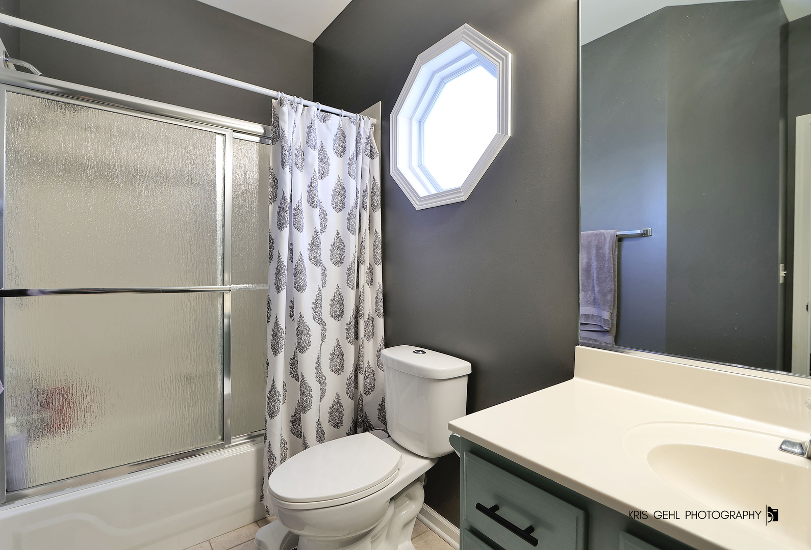 415 Kingsport Drive, Gurnee, IL 60031