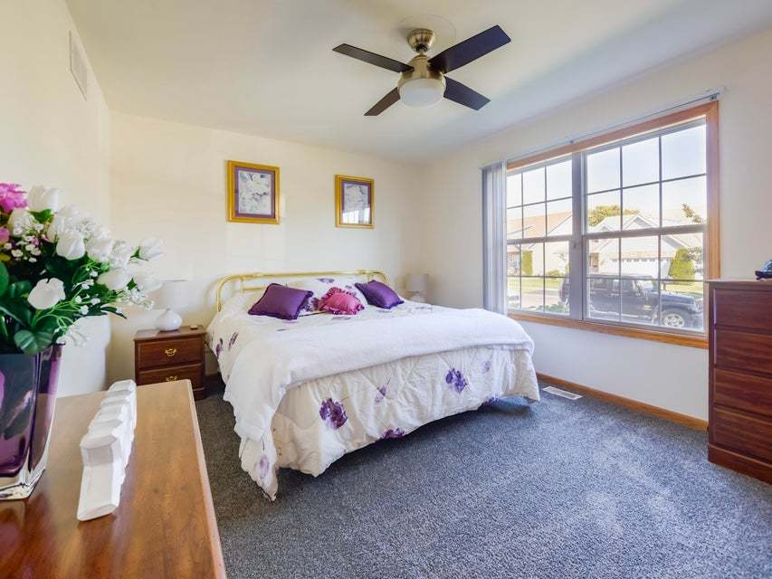 10123 Azalea Drive, Crown Point, IN 46307