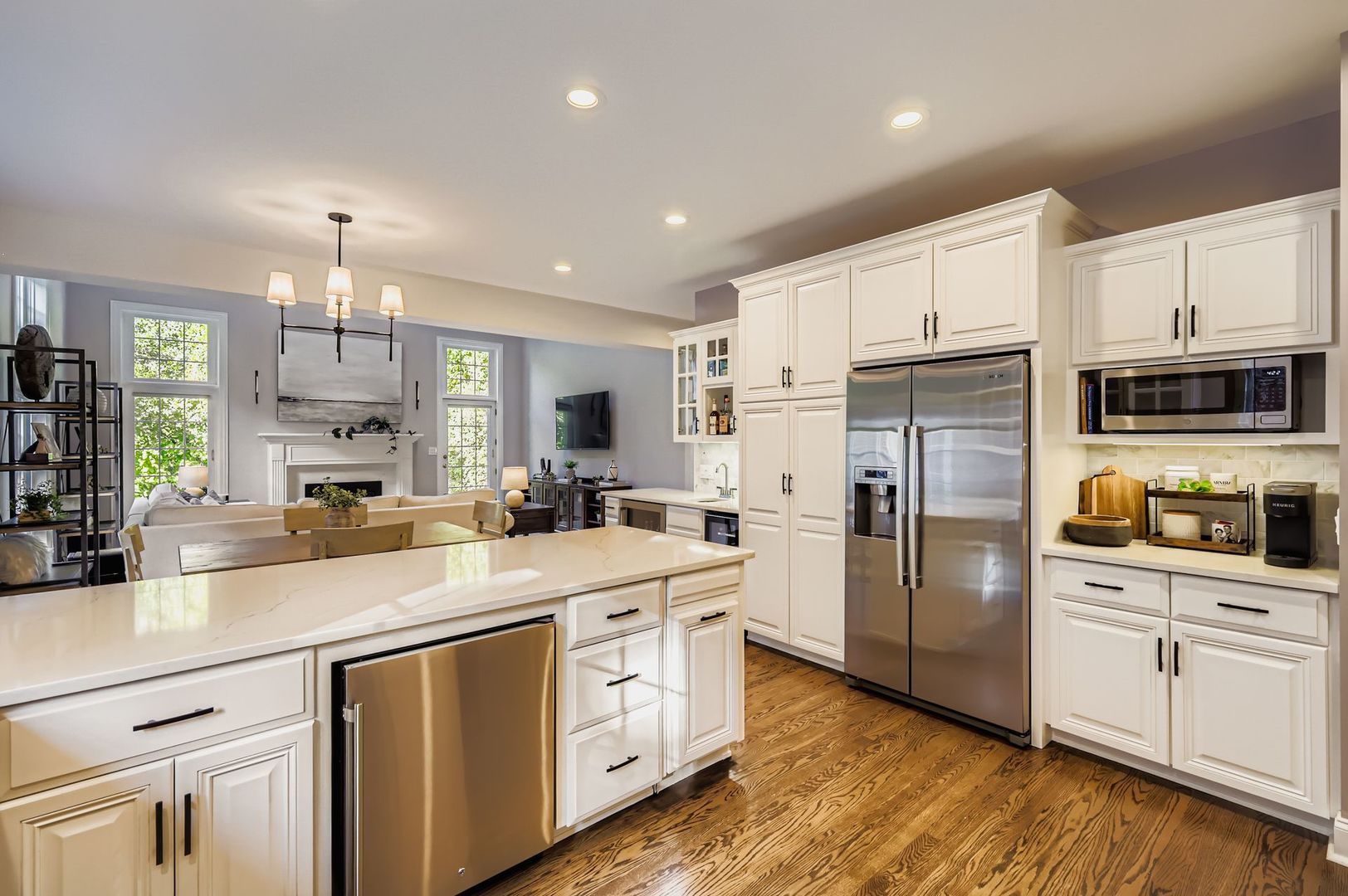 28 Windsor Drive, Elmhurst, IL 60126