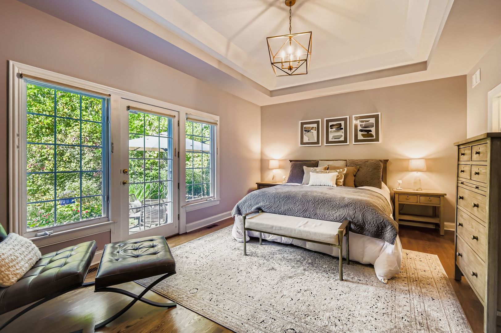 28 Windsor Drive, Elmhurst, IL 60126