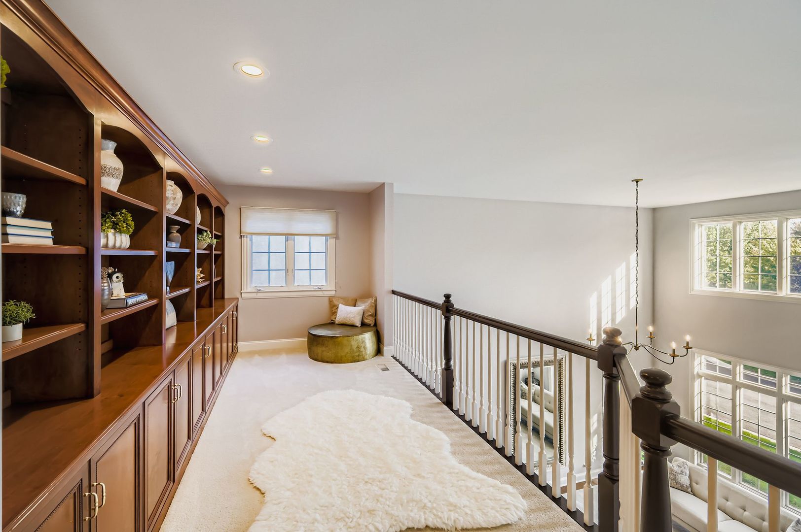 28 Windsor Drive, Elmhurst, IL 60126