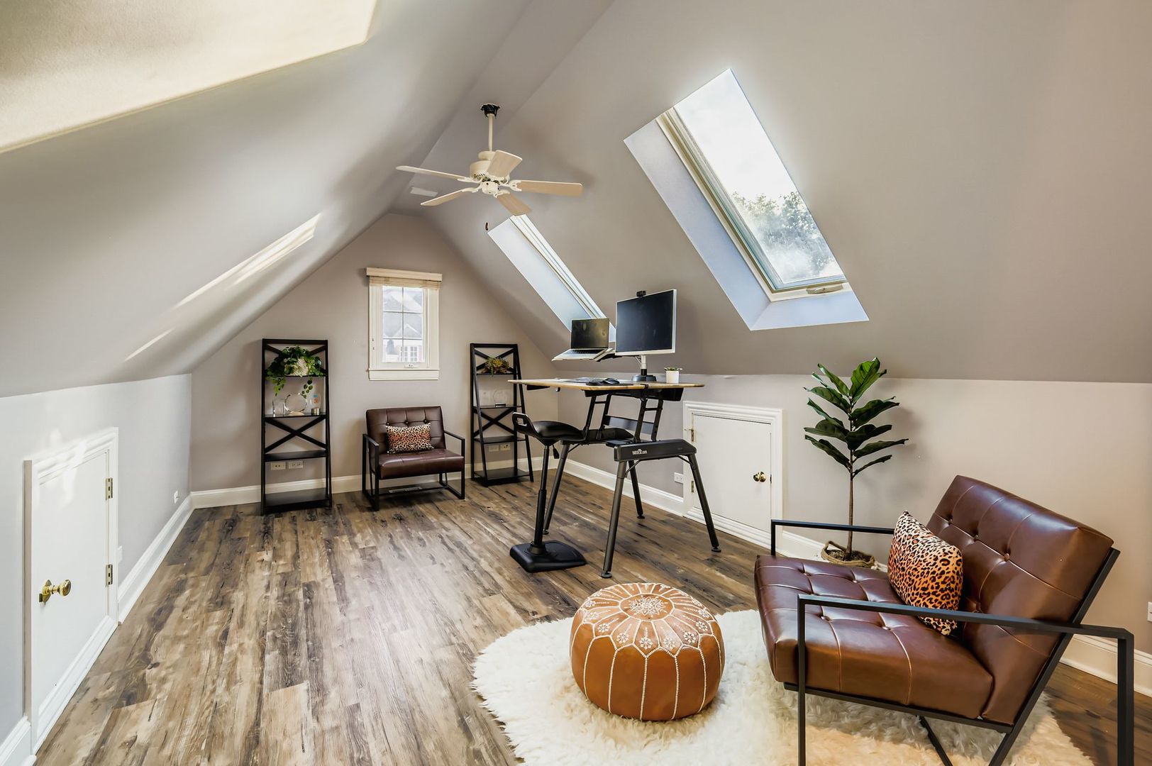 28 Windsor Drive, Elmhurst, IL 60126