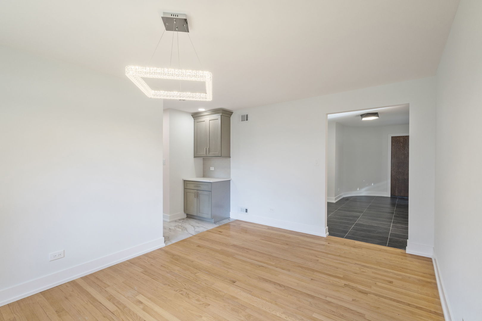 6710 W Golfview Lane, Palos Heights, IL 60463