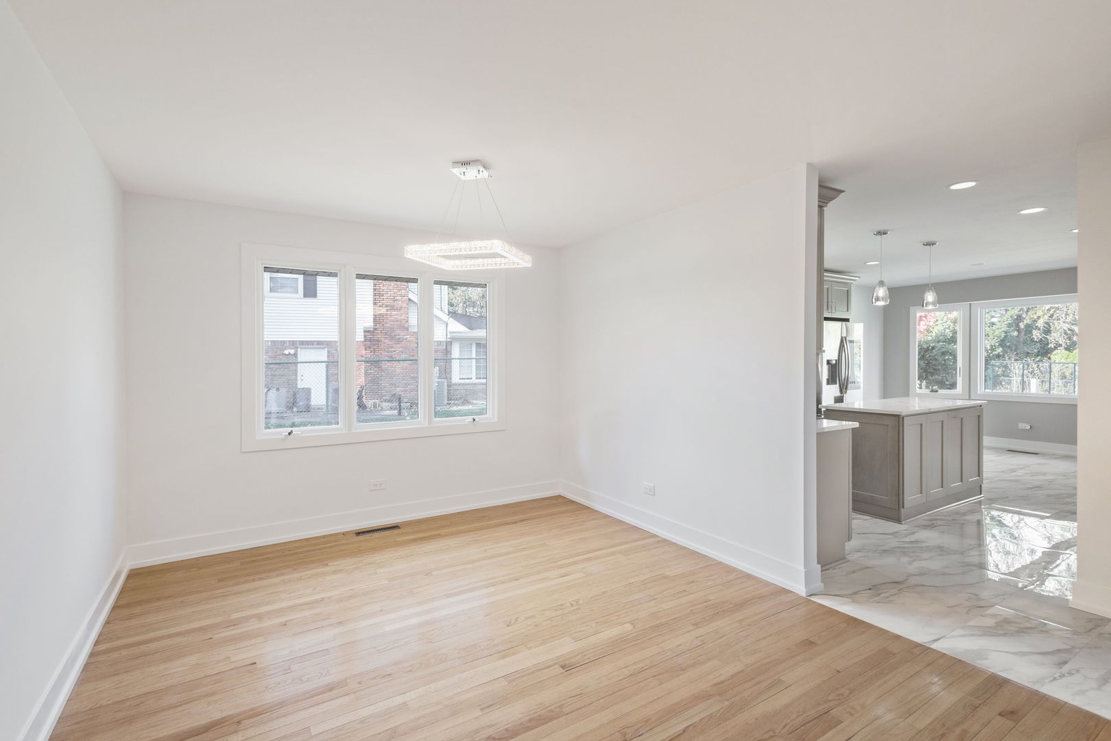 6710 W Golfview Lane, Palos Heights, IL 60463