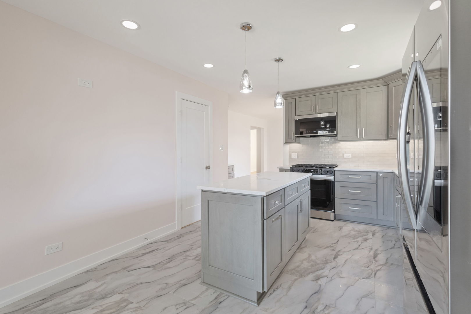 6710 W Golfview Lane, Palos Heights, IL 60463