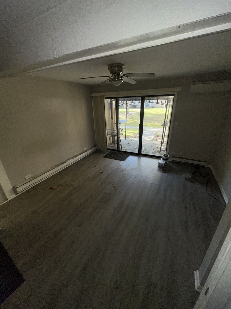 16 Saint Thomas Colony #6, Fox Lake, IL 60020