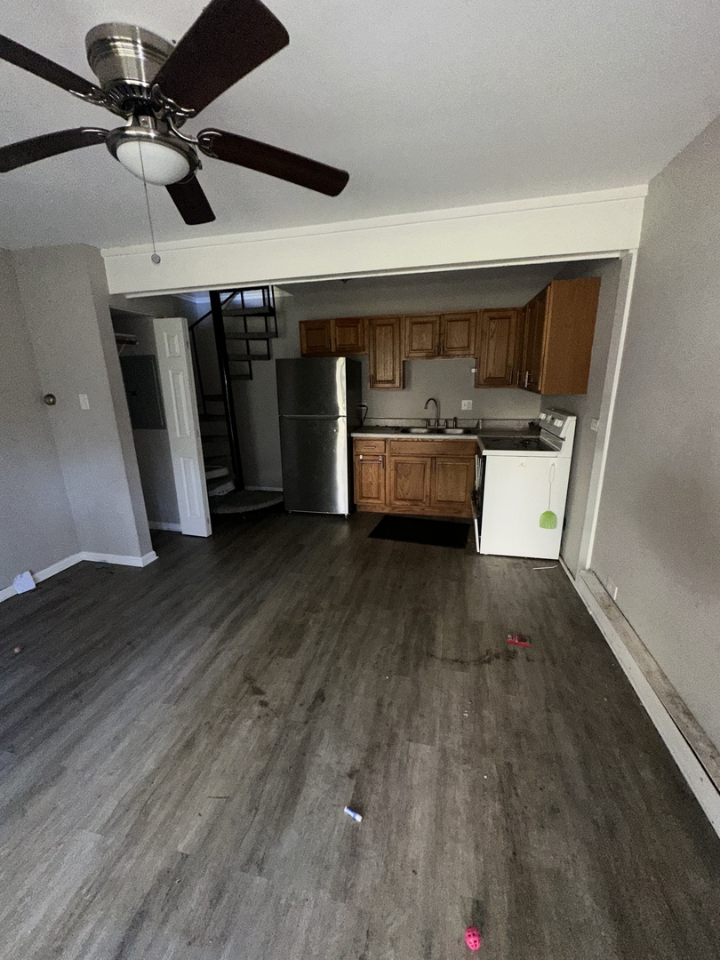 16 Saint Thomas Colony #6, Fox Lake, IL 60020