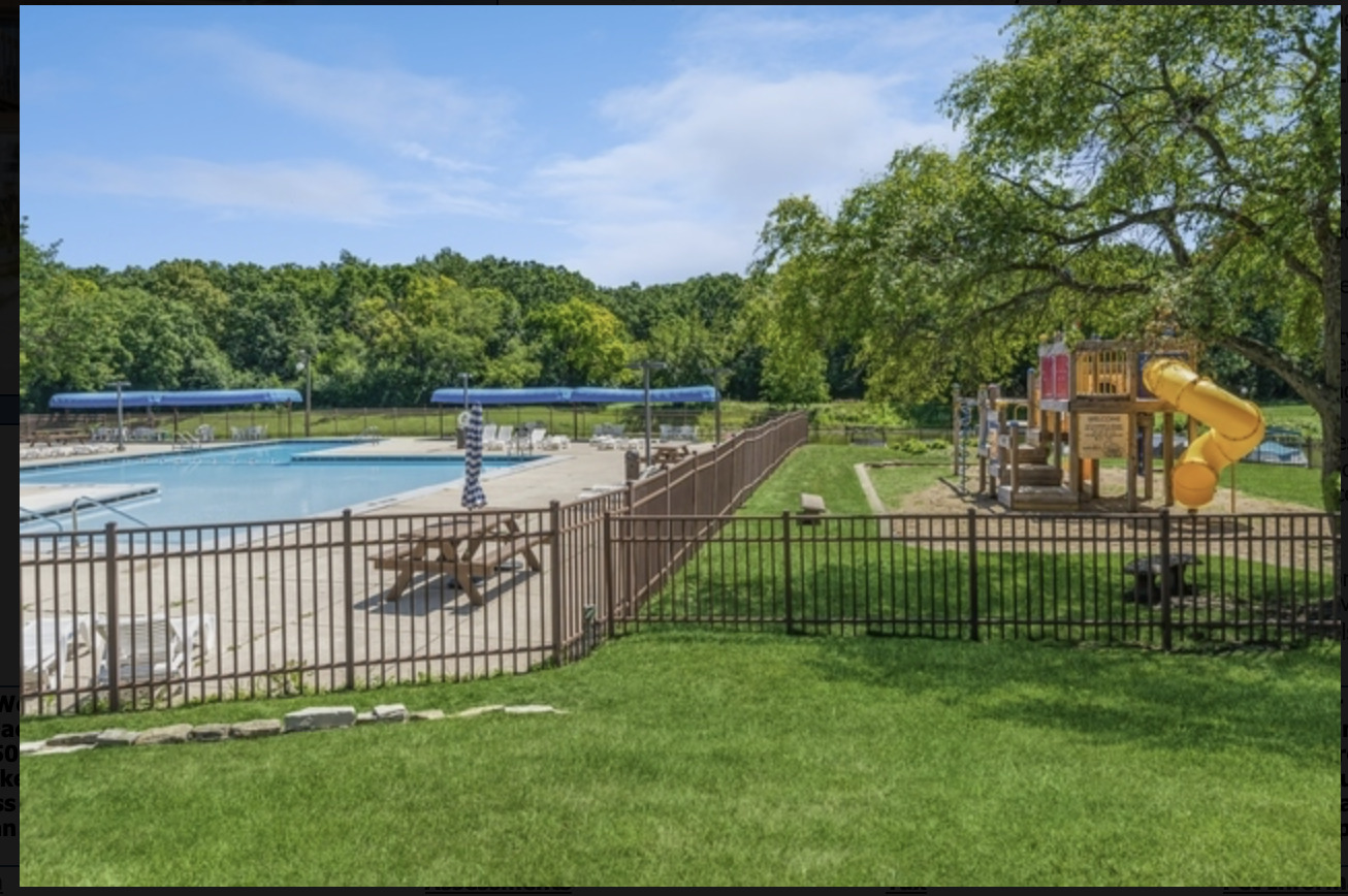 16 Saint Thomas Colony #6, Fox Lake, IL 60020