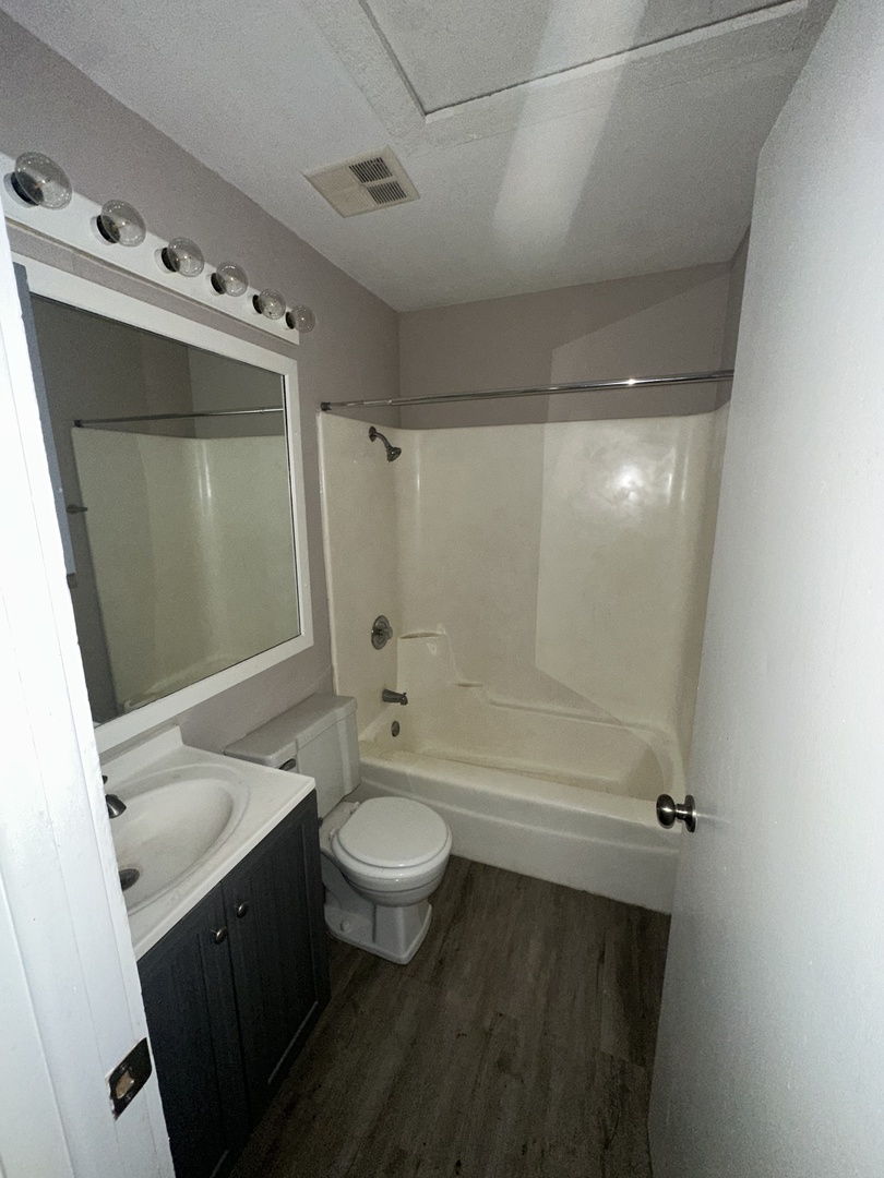 16 Saint Thomas Colony #6, Fox Lake, IL 60020