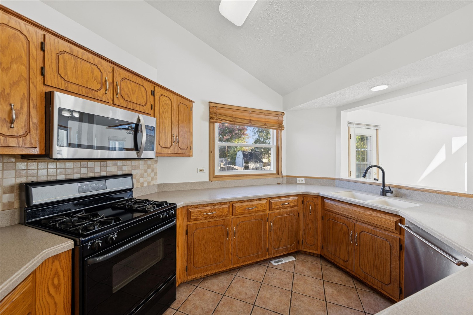 1424 Phoenix Lane, Joliet, IL 60431