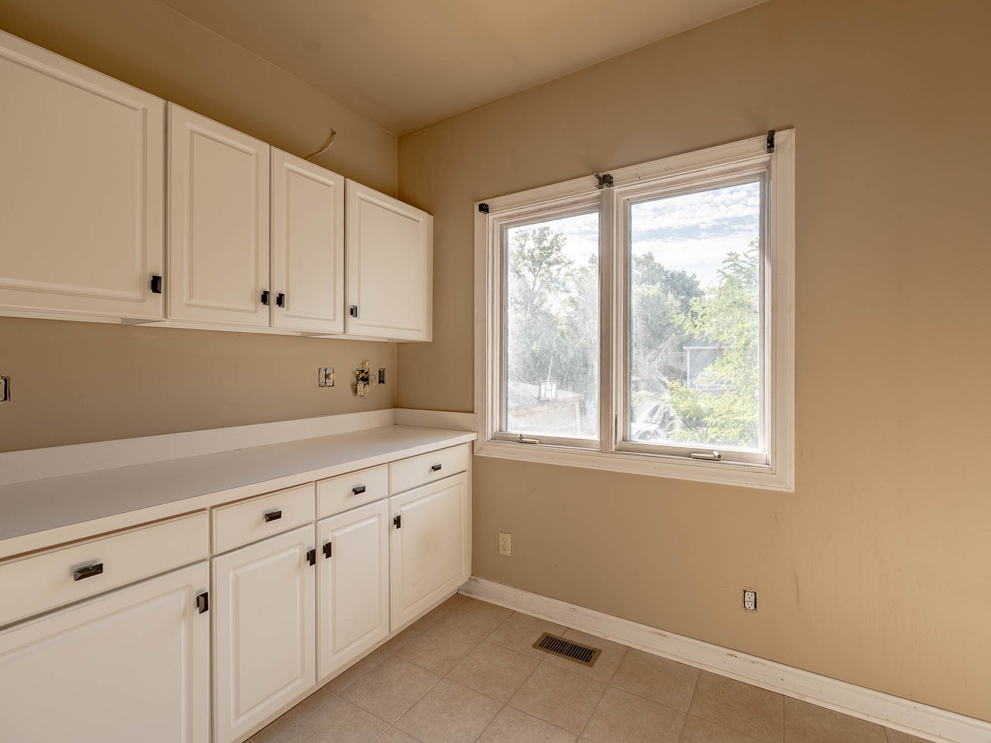 250 N Batavia Avenue, Batavia, IL 60510