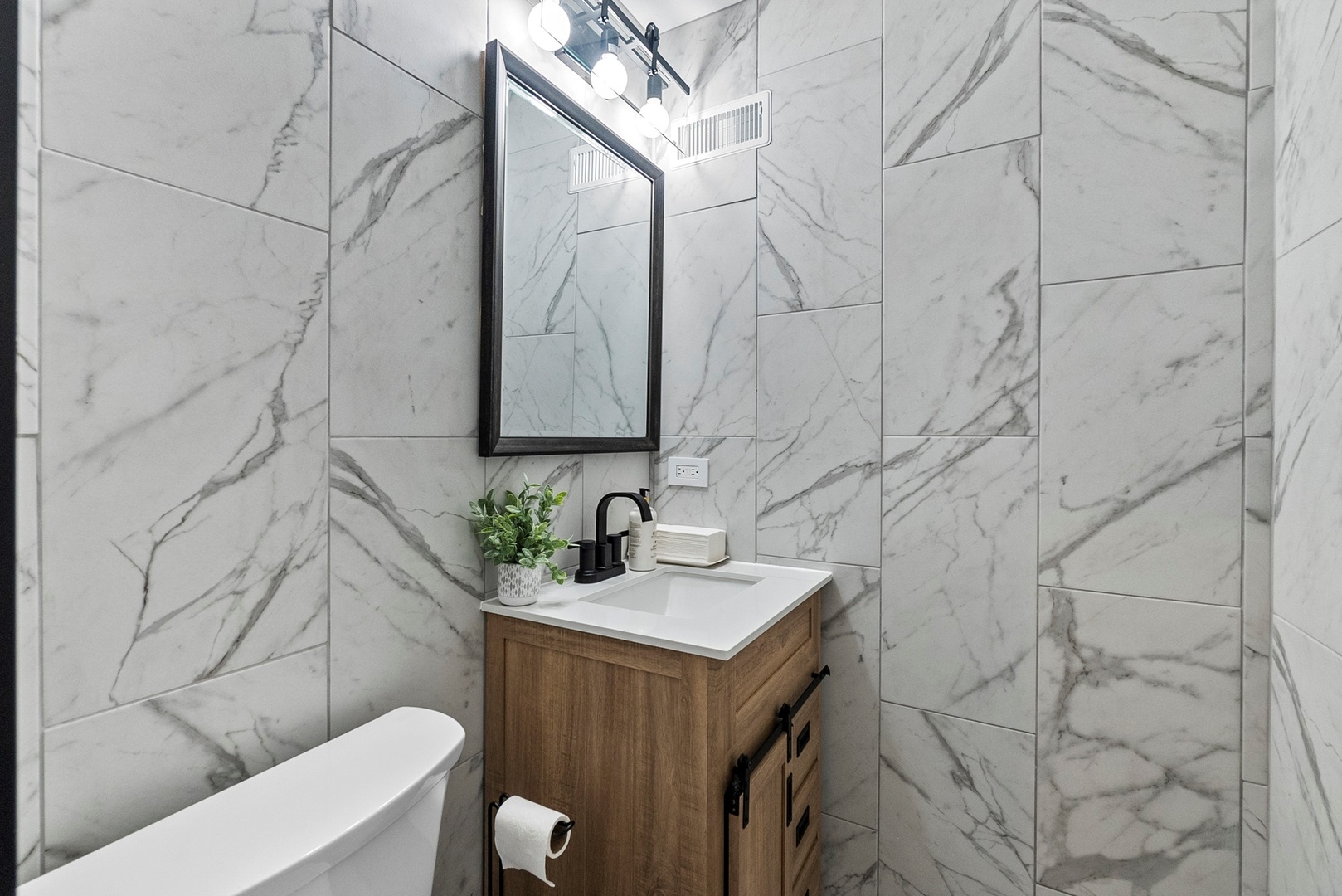 305 Williams Drive, Schaumburg, IL 60193