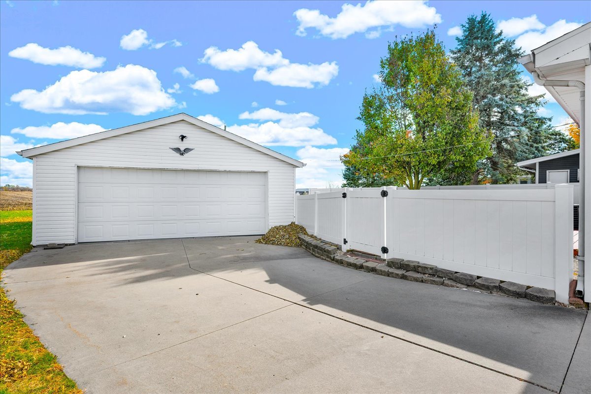 305 N Church Street, Carlock, IL 61725