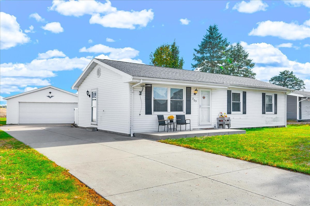 305 N Church Street, Carlock, IL 61725