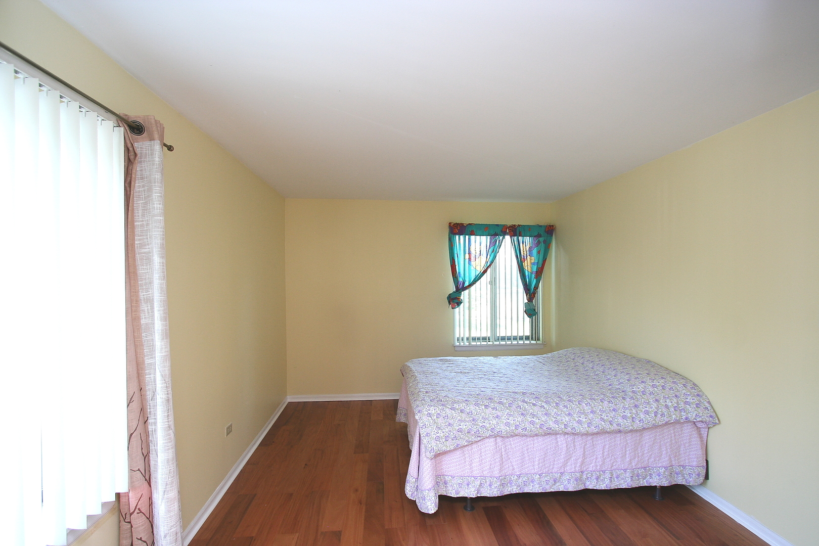 6143 Knollwood Road #106, Willowbrook, IL 60527