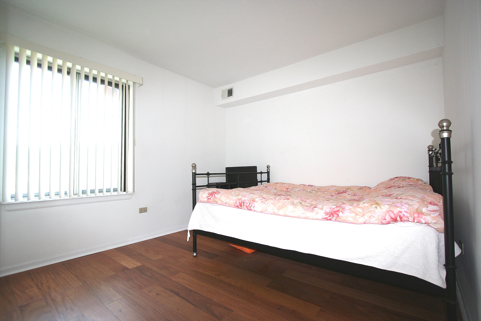 6143 Knollwood Road #106, Willowbrook, IL 60527