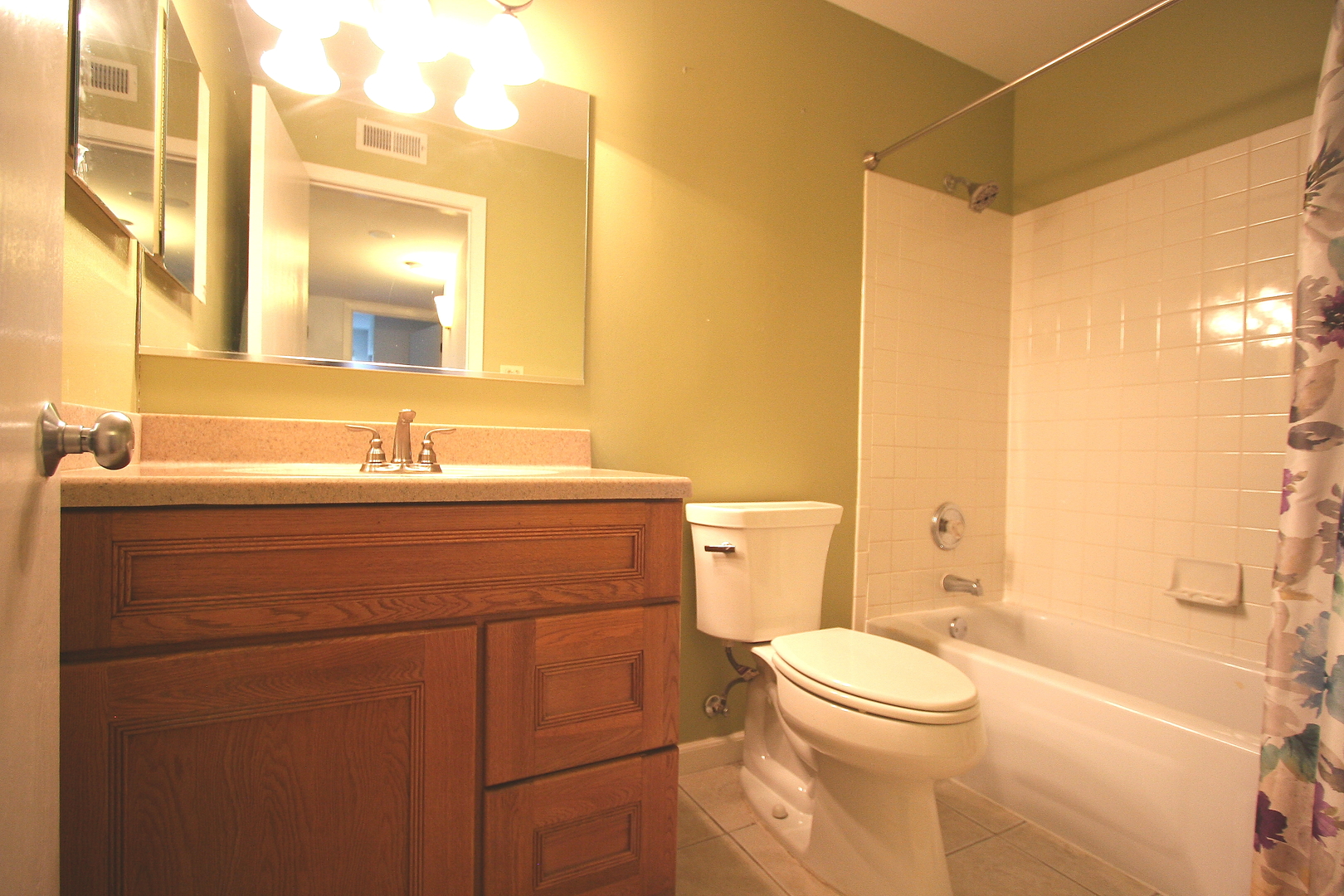 6143 Knollwood Road #106, Willowbrook, IL 60527