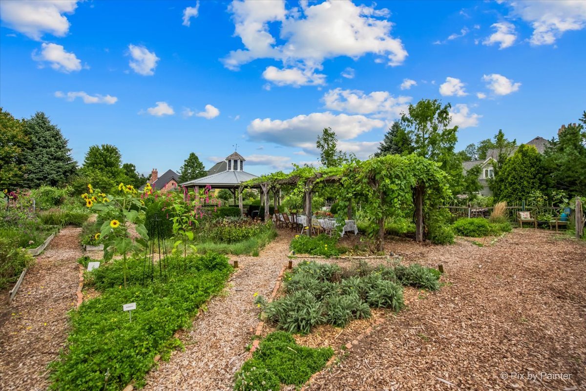 3N369 Lafox Road, St. Charles, IL 60175